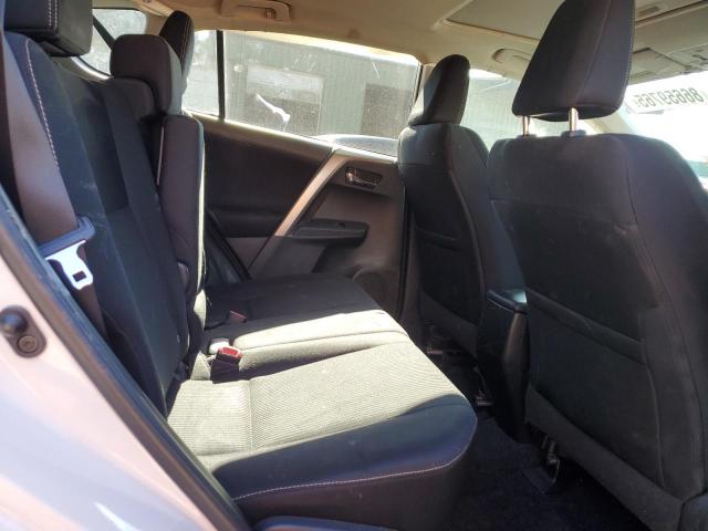 2T3RFREV4FW264552 - 2015 TOYOTA RAV4 XLE WHITE photo 11