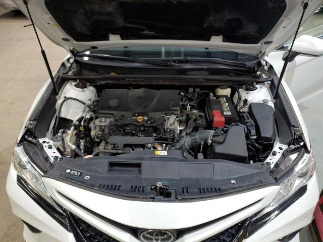 4T1B61HK1JU057431 - 2018 TOYOTA CAMRY XSE WHITE photo 11