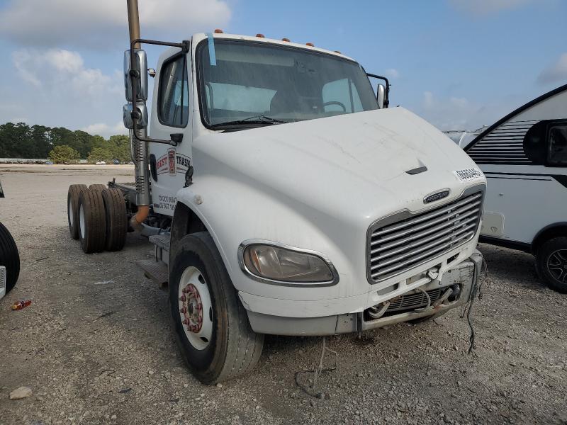 2010 FREIGHTLINER M2 106 MEDIUM DUTY, 
