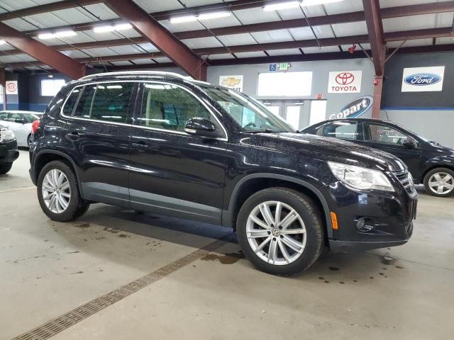 WVGBV7AX6BW532346 - 2011 VOLKSWAGEN TIGUAN S შავი ფოტო 4