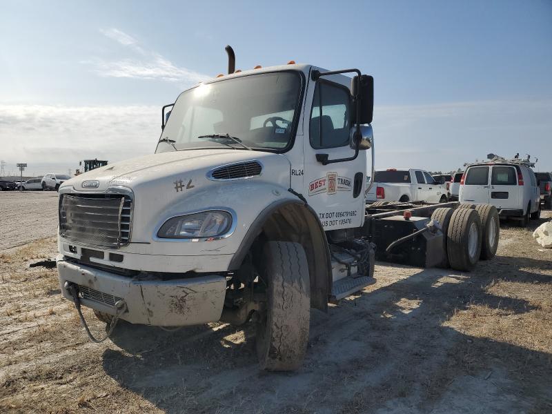 1FVHCYBSXBHAZ7159 - 2011 FREIGHTLINER M2 106 MEDIUM DUTY WHITE photo 2