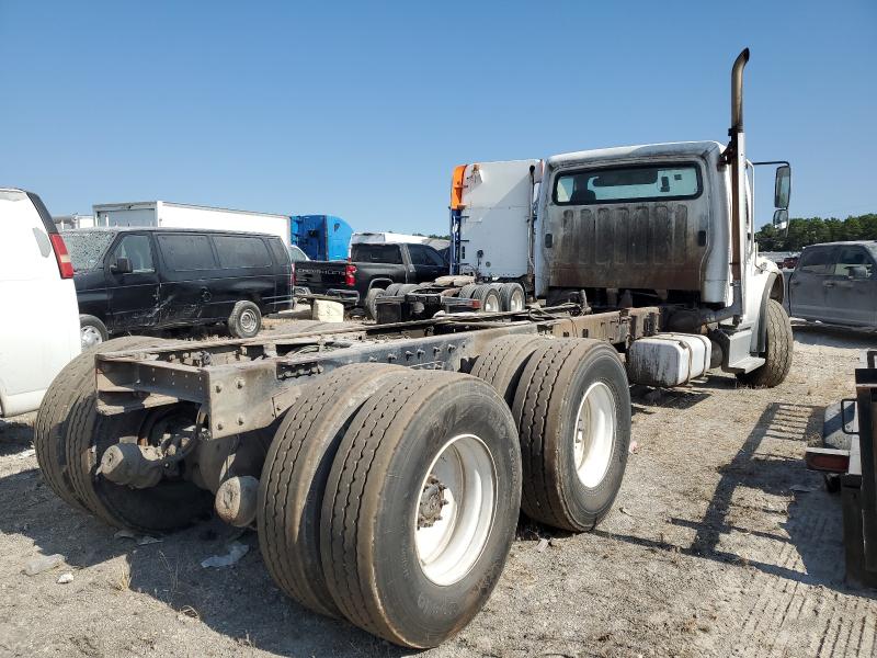 1FVHCYBSXBHAZ7159 - 2011 FREIGHTLINER M2 106 MEDIUM DUTY WHITE photo 4