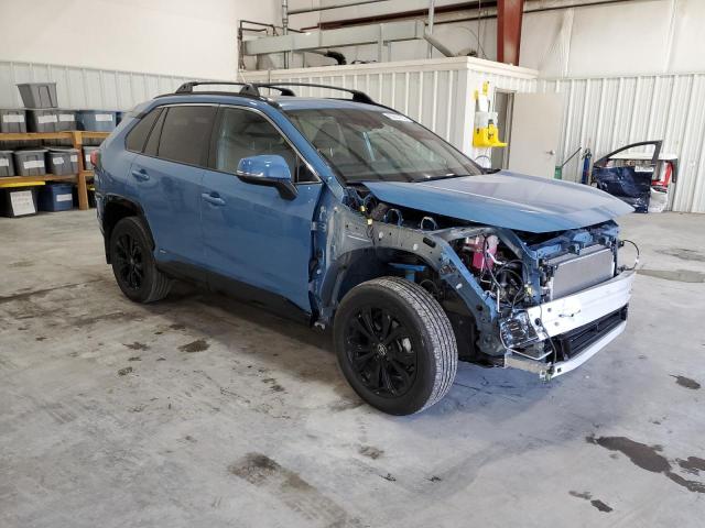 4T3T6RFVXPU120204 - 2023 TOYOTA RAV4 SE BLUE photo 4