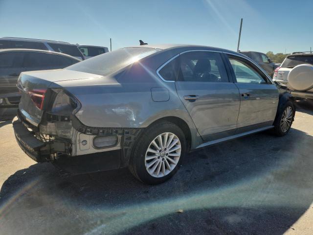 1VWBT7A31HC054996 - 2017 VOLKSWAGEN PASSAT SE GRAY photo 3