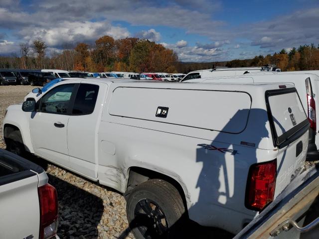 1GCHTBEA2N1186049 - 2022 CHEVROLET COLORADO WHITE photo 2