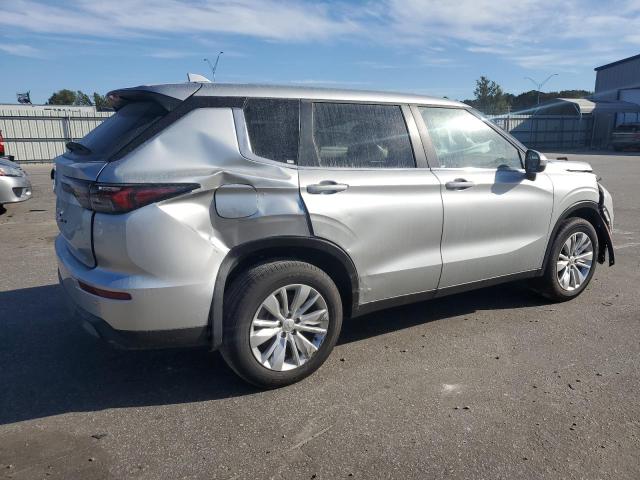 JA4J4UA8XSZ032810 - 2025 MITSUBISHI OUTLANDER ES 银色 照片 3