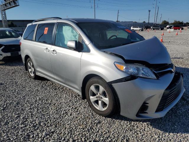 5TDKZ3DCXLS084379 - 2020 TOYOTA SIENNA LE SILVER photo 4