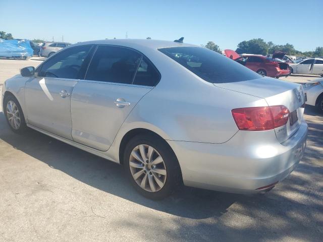 3VWD07AJ7EM223560 - 2014 VOLKSWAGEN JETTA SE 银色 照片 2