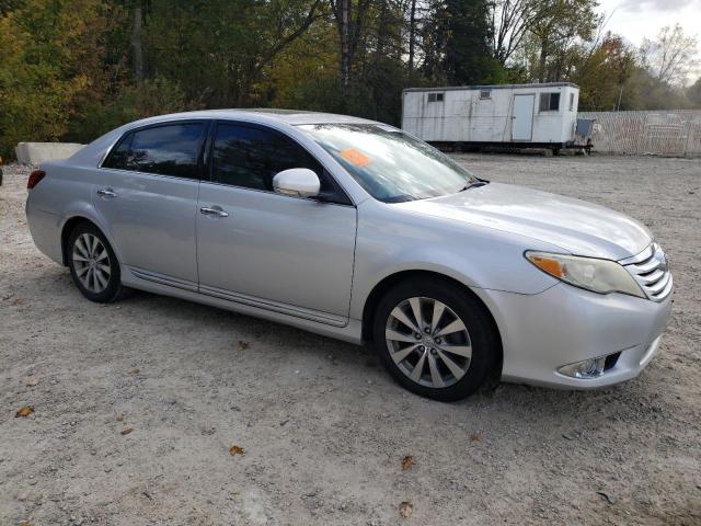 4T1BK3DB5CU462398 - 2012 TOYOTA AVALON BASE Srebrny zdjęcie 4