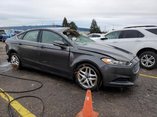 3FA6P0H78FR243710 - 2015 FORD FUSION SE GRAY photo 4