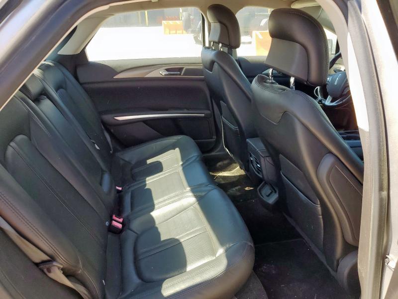 3LN6L2G9XER809123 - 2014 LINCOLN MKZ SILVER photo 10