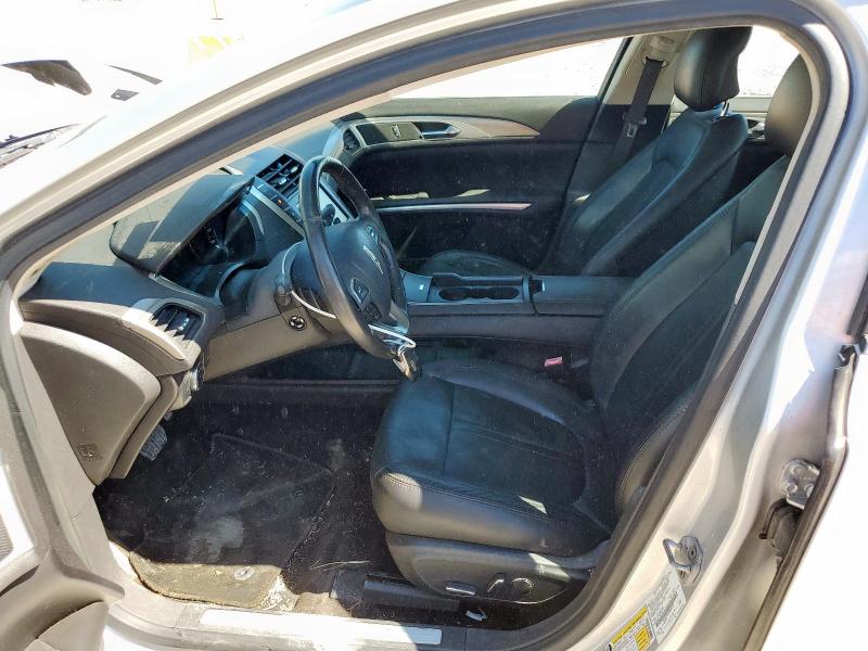 3LN6L2G9XER809123 - 2014 LINCOLN MKZ SILVER photo 7