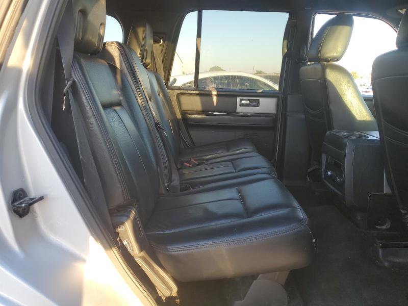 1FMJU1HTXGEF36105 - 2016 FORD EXPEDITION XLT SILVER photo 11