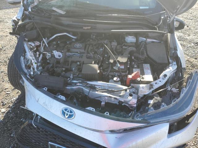 JTDBCMFE7R3050691 - 2024 TOYOTA COROLLA LE 银色 照片 11