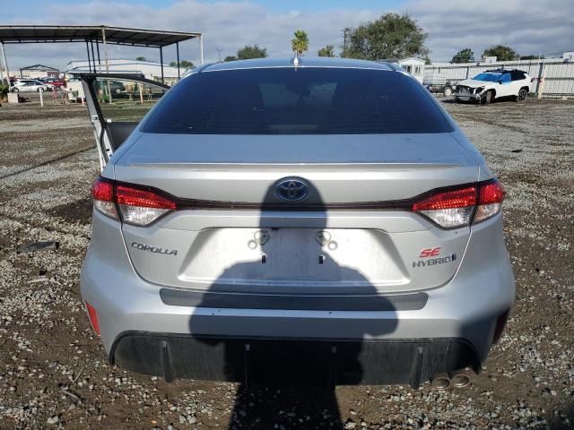 JTDBCMFE7R3050691 - 2024 TOYOTA COROLLA LE 银色 照片 6
