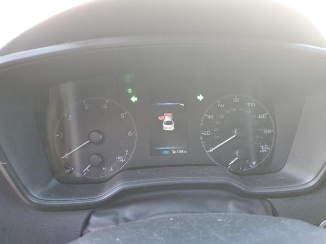 JTDBCMFE7R3050691 - 2024 TOYOTA COROLLA LE 银色 照片 9