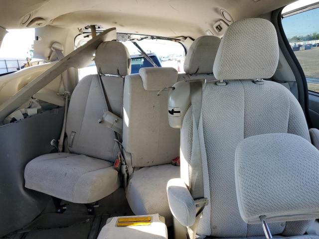 5TDKK3DC0DS365838 - 2013 TOYOTA SIENNA LE WHITE photo 10