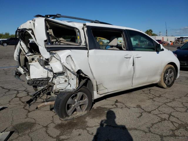 5TDKK3DC0DS365838 - 2013 TOYOTA SIENNA LE WHITE photo 3