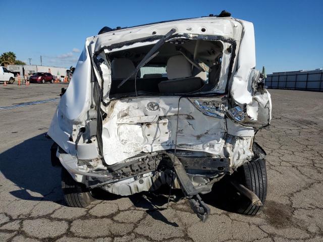 5TDKK3DC0DS365838 - 2013 TOYOTA SIENNA LE WHITE photo 6