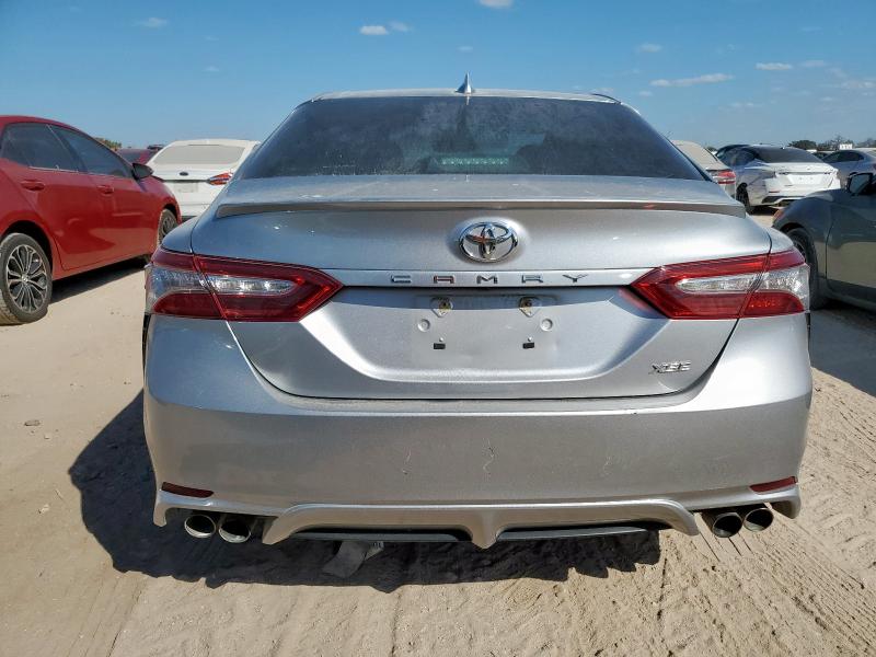 4T1B61HK6KU197069 - 2019 TOYOTA CAMRY XSE SILVER photo 6
