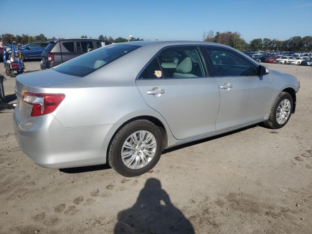4T4BF1FKXDR280192 - 2013 TOYOTA CAMRY L SILVER photo 3