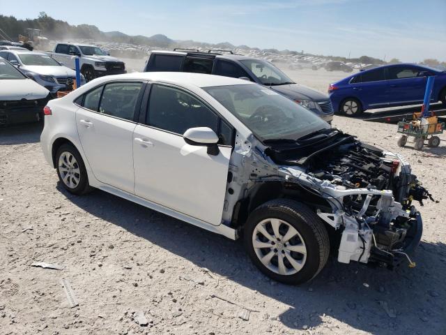 JTDBCMFE5R3059549 - 2024 TOYOTA COROLLA LE WHITE photo 4