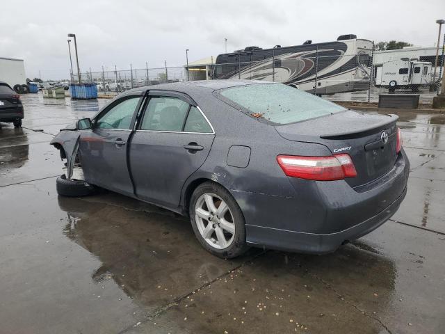 4T1BK46K09U077651 - 2009 TOYOTA CAMRY SE GRAY photo 2