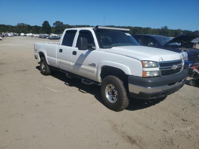 1GCHK23D36F221167 - 2006 CHEVROLET SILVERADO K2500 HEAVY DUTY WHITE photo 4