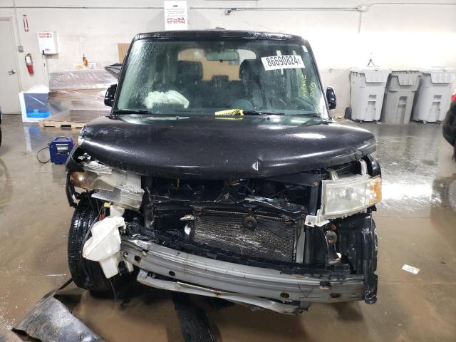 JTLKT324950188725 - 2005 TOYOTA SCION XB Schwarz Foto 5