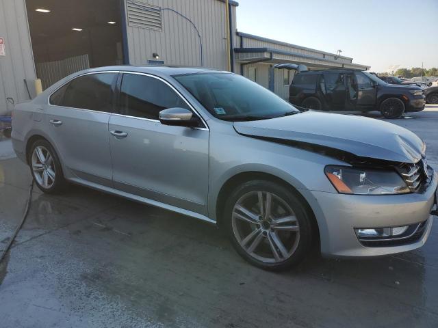 1VWCN7A32CC053931 - 2012 VOLKSWAGEN PASSAT SEL Beige photo 4