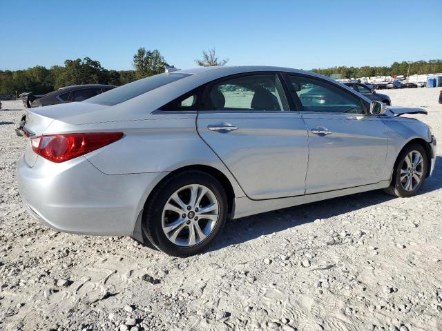 5NPEC4AC5DH656913 - 2013 HYUNDAI SONATA SE SILVER photo 3