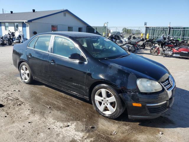 3VWRZ71K88M034098 - 2008 VOLK JETTA SE შავი ფოტო 4