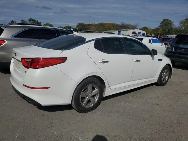 5XXGM4A7XFG515519 - 2015 KIA OPTIMA LX 白色 照片 3
