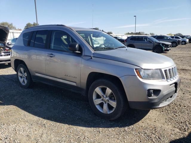 1C4NJCBAXGD753614 - 2016 JEEP COMPASS SPORT Күміс фото 4