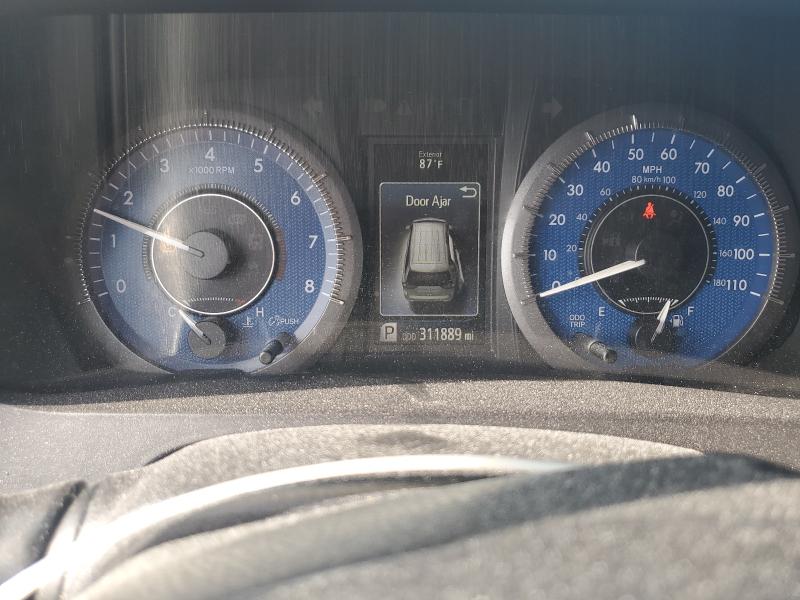 5TDYK3DC6GS712698 - 2016 TOYOTA SIENNA XLE GOLD photo 9