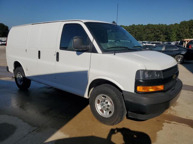1GCWGAFP8M1261943 - 2021 CHEVROLET EXPRESS G2 WHITE photo 4