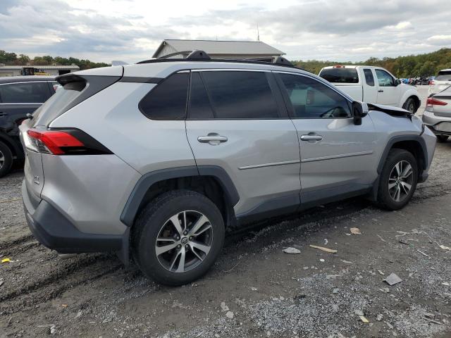 2T3G1RFV2KC013173 - 2019 TOYOTA RAV4 LE Күміс фото 3