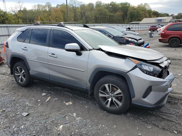 2T3G1RFV2KC013173 - 2019 TOYOTA RAV4 LE Күміс фото 4