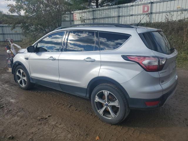 1FMCU0GD3HUB16898 - 2017 FORD ESCAPE SE 银色 照片 2