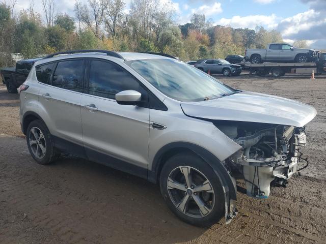 1FMCU0GD3HUB16898 - 2017 FORD ESCAPE SE 银色 照片 4