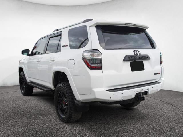 JTEBU5JR7J5484241 - 2018 TOYOTA 4RUNNER SR5/SR5 PREMIUM WHITE photo 3
