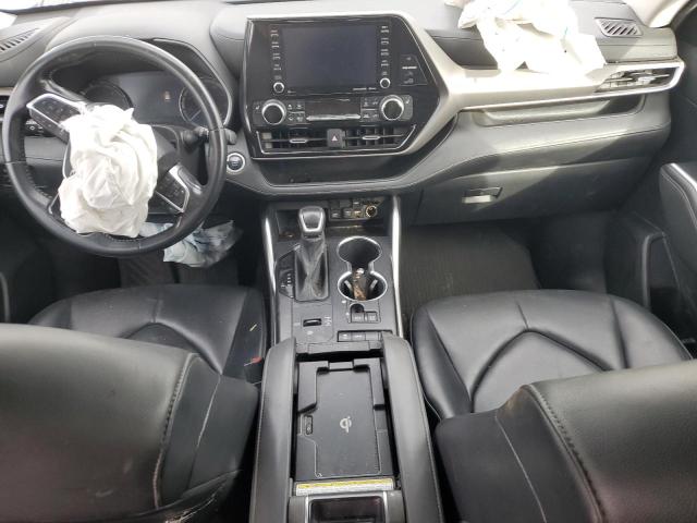 5TDGZRAH7MS516291 - 2021 TOYOTA HIGHLANDER XLE SILVER photo 8