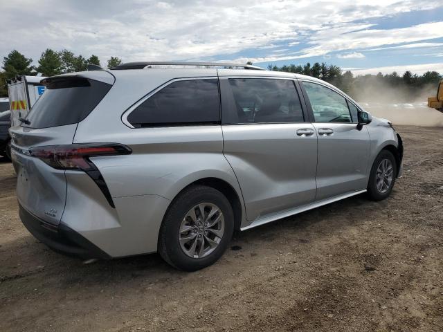 5TDKRKEC7PS172398 - 2023 TOYOTA SIENNA LE SILVER photo 3