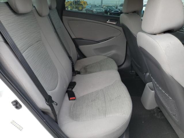 KMHCT4AEXGU110851 - 2016 HYUNDAI ACCENT SE WHITE photo 10