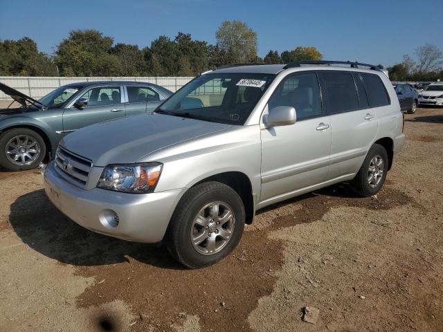 2004 TOYOTA HIGHLANDER BASE, 