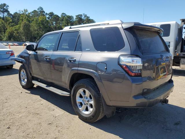 JTEZU5JR0J5180425 - 2018 TOYOTA 4RUNNER SR5 GRAY photo 2