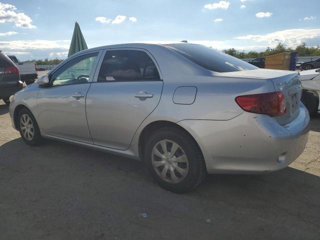 1NXBU4EE1AZ207821 - 2010 TOYOTA COROLLA BASE Gümüş foto 2