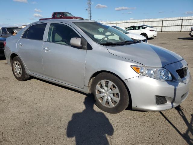 1NXBU4EE1AZ207821 - 2010 TOYOTA COROLLA BASE Gümüş foto 4