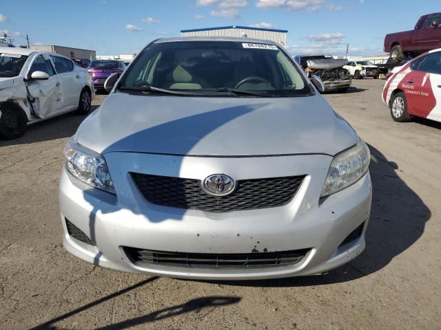 1NXBU4EE1AZ207821 - 2010 TOYOTA COROLLA BASE Gümüş foto 5