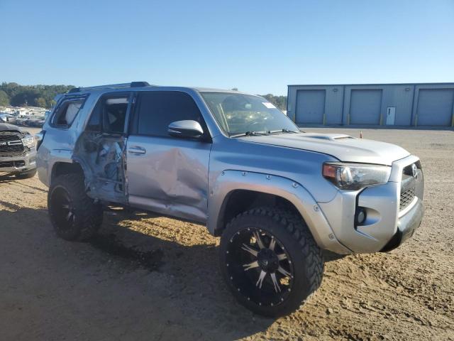 JTEBU5JR3G5365093 - 2016 TOYOTA 4RUNNER SR5/SR5 PREMIUM GRAY photo 4